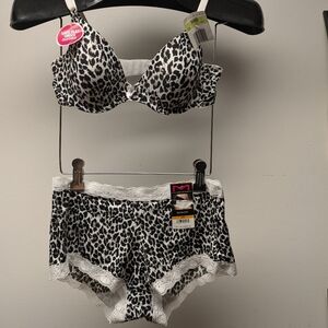 Maidenform 34B bra & S/5 boy short panty SET animal print nwt 🥰